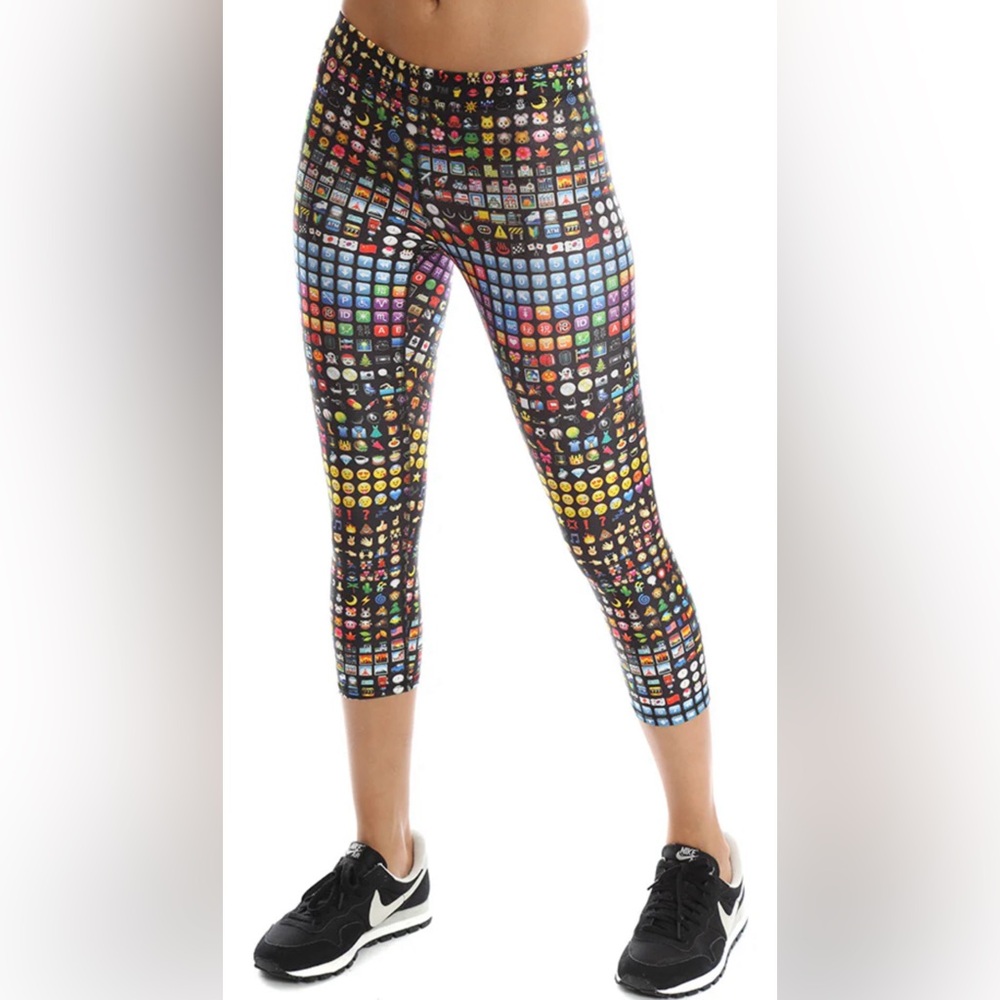 Zara Terez Emoji Capri Performance Leggings
